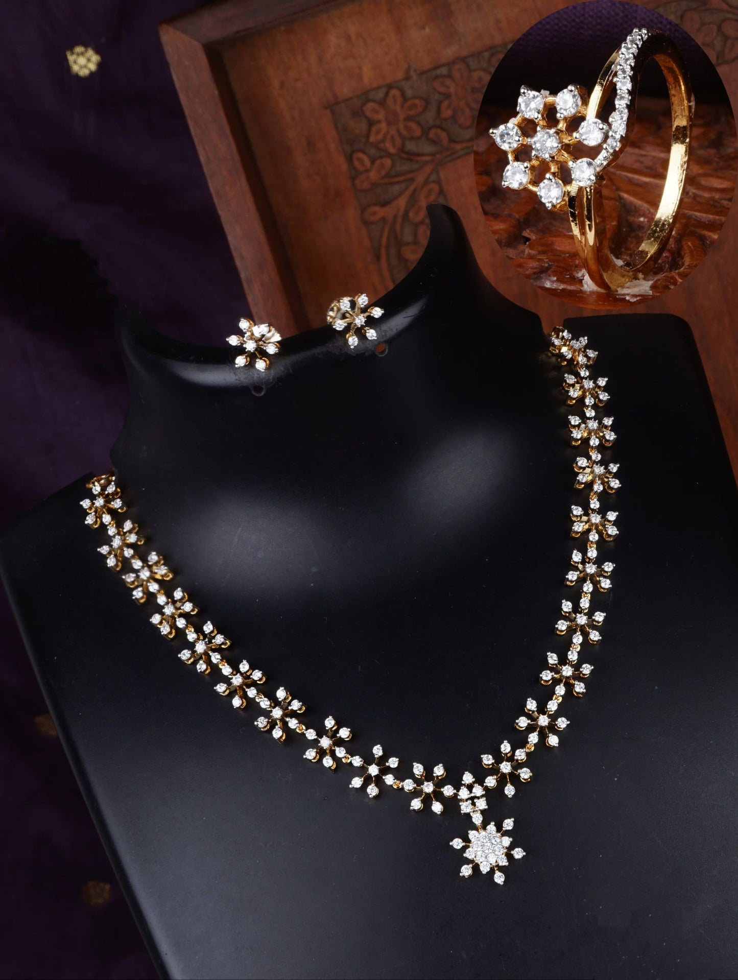 Diamond Finish A luxurious Floral Diamond Necklace Set With Ring