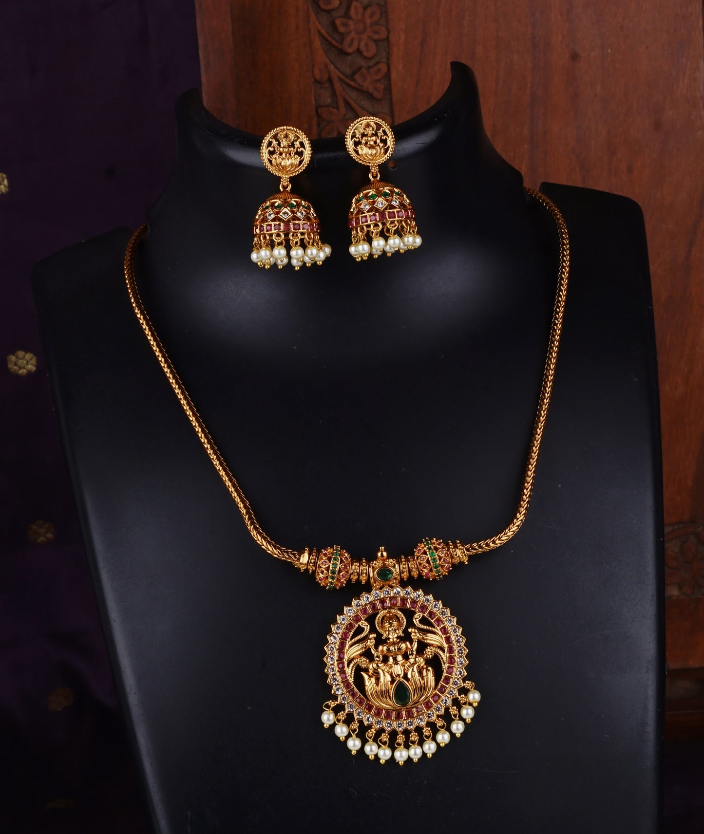 Lakshmi Chokers with Chain and a Pair of Jhumka