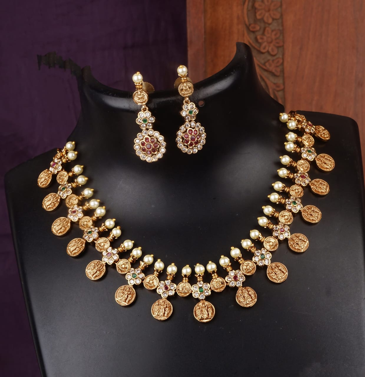 Exquisite Traditional Temple Jewelry Necklace Set