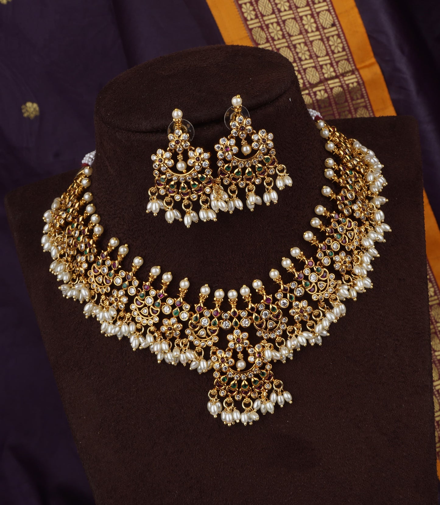 Traditional Kundan Necklace Set